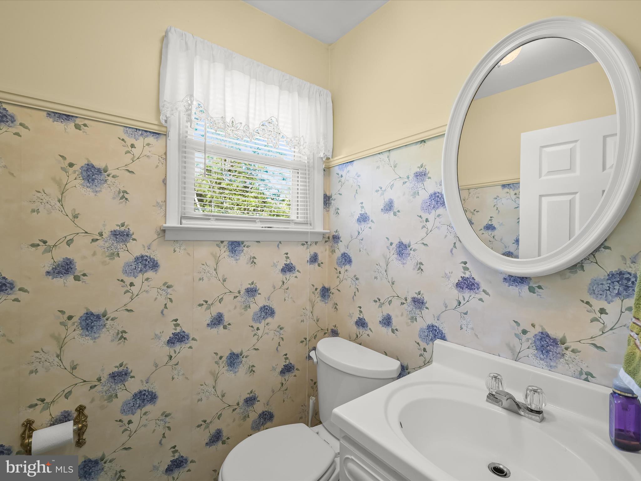 413 North Hammonds Ferry Road Linthicum Heights, MD 21090 - Photo 9 of 36 Half Bathroom