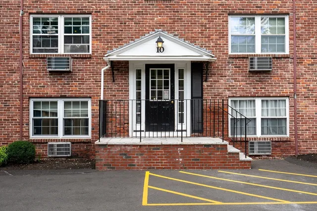 $280,000 | 10 Colonial Village Drive, Unit 2, Arlington, MA 02474