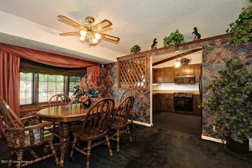 8201 Rochelle Road Louisville, KY 40228 - Photo 12 of 28 Rochelle Dr by CWD 012 (1024x683)