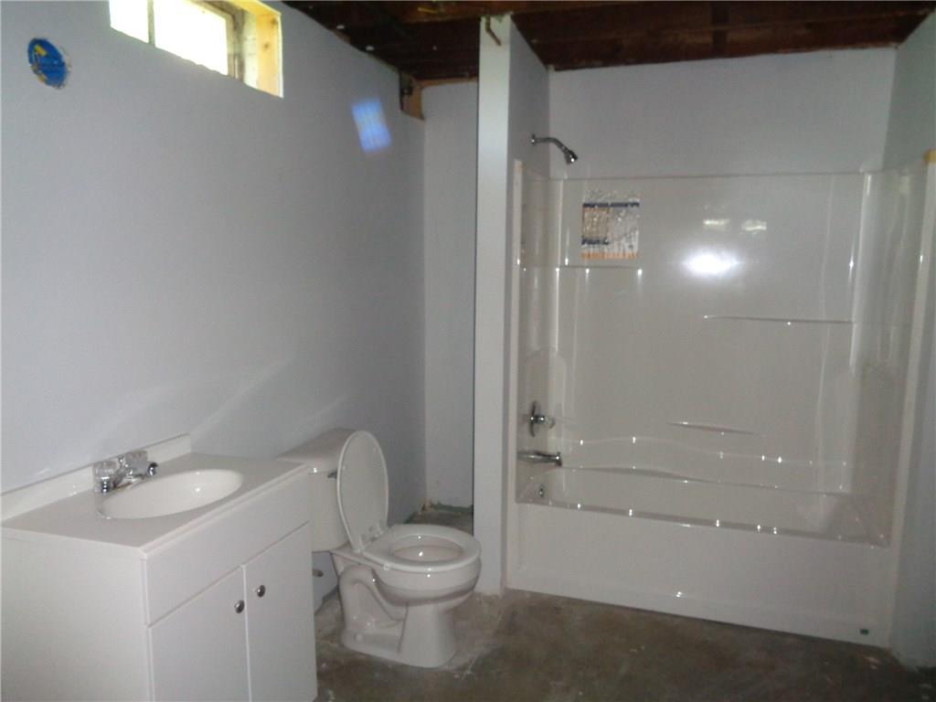 3019 Sylvan Road Ambridge, PA 15003 - Photo 12 of 18 Gallery Image 12