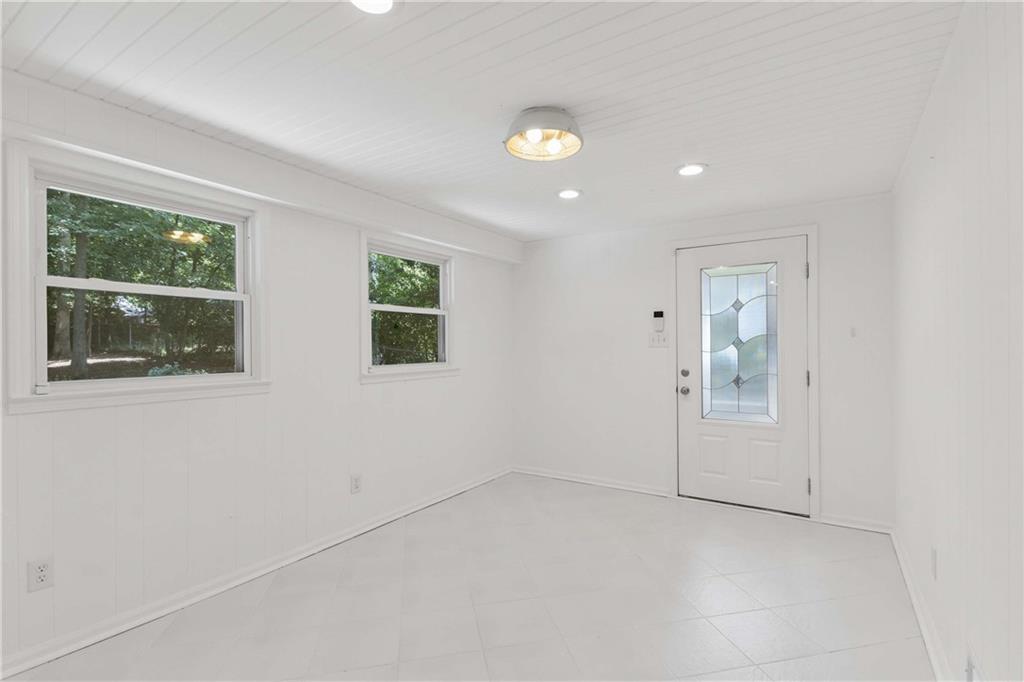 2478 Tanglewood Road Decatur, GA 30033 - Photo 23 of 48