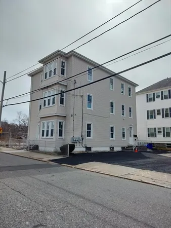 $2,200 | 269 Brightman Street, Unit 2, Fall River, MA 02720