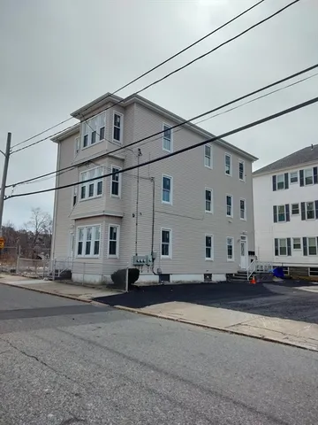 $2,200 | 269 Brightman Street, Unit 2, Fall River, MA 02720