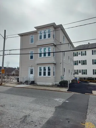 $2,200 | 269 Brightman Street, Unit 2, Fall River, MA 02720