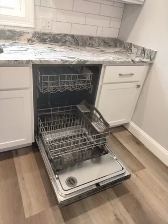 $2,200 | 269 Brightman Street, Unit 2, Fall River, MA 02720