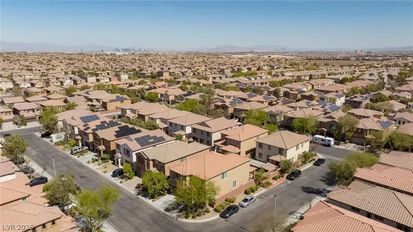 $2,900 | 11018 Elk Sands Road, Las Vegas, NV 89179