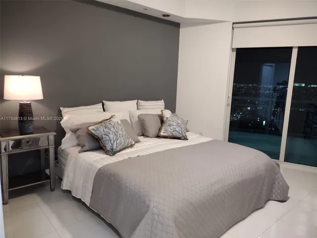 $5,500 | 60 Southwest 13th Street, Unit 4218, Miami, FL 33130