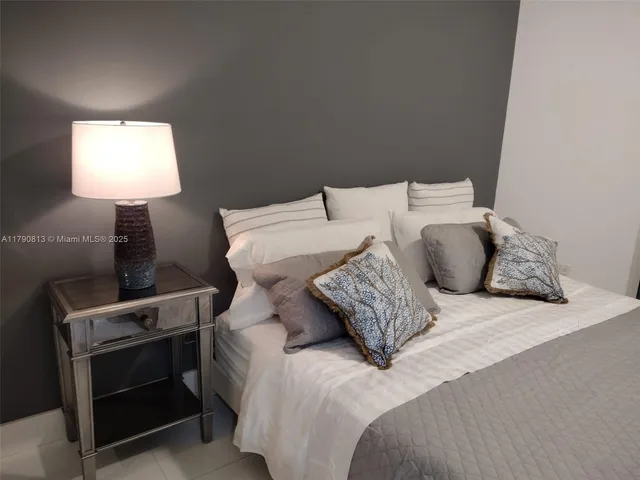 $5,500 | 60 Southwest 13th Street, Unit 4218, Miami, FL 33130