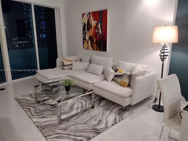 $5,500 | 60 Southwest 13th Street, Unit 4218, Miami, FL 33130