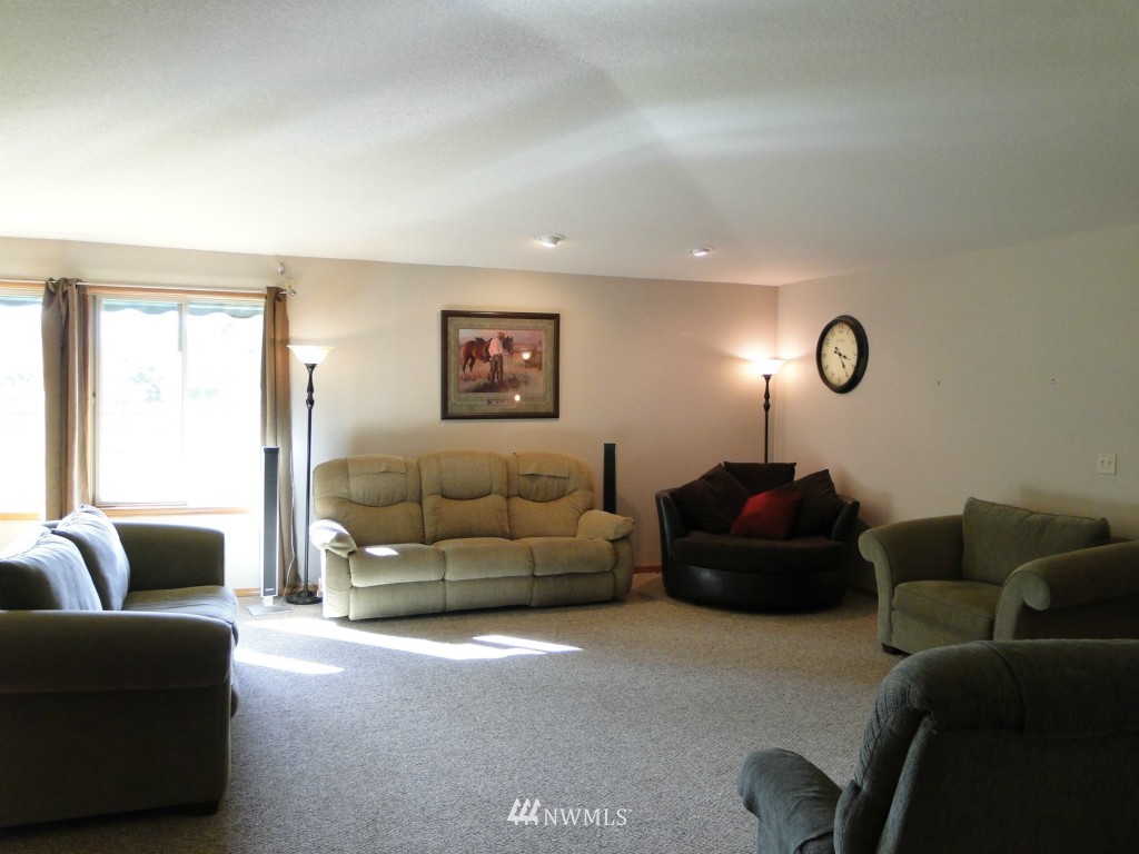 14526 Kast Road Monroe, WA 98272 - Photo 5 of 15