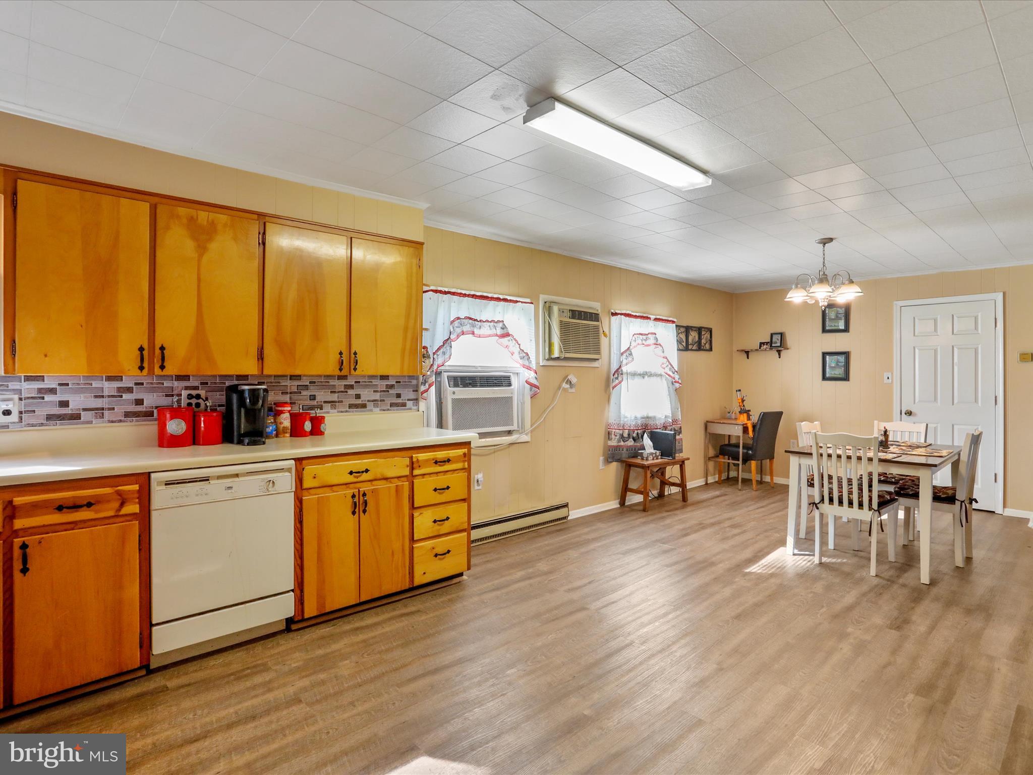 9276 Rabbit Road South Greencastle, PA 17225 - Photo 14 of 33 Kitchen/Dining
