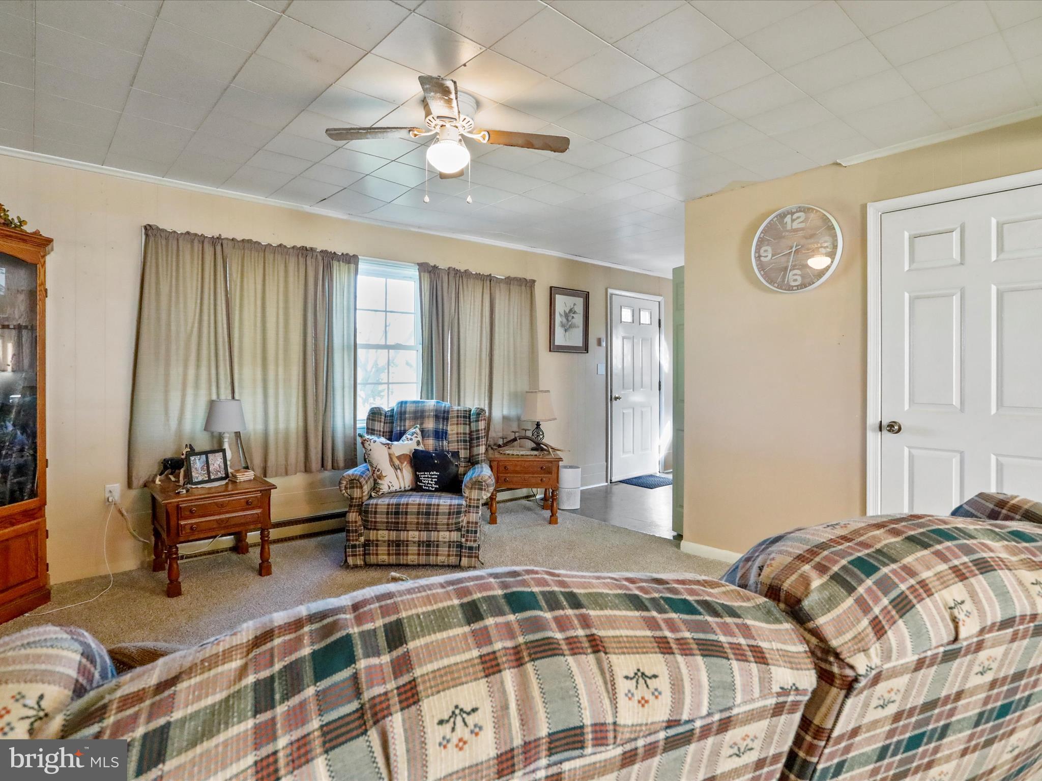 9276 Rabbit Road South Greencastle, PA 17225 - Photo 7 of 33 Living room has ceiling fan!