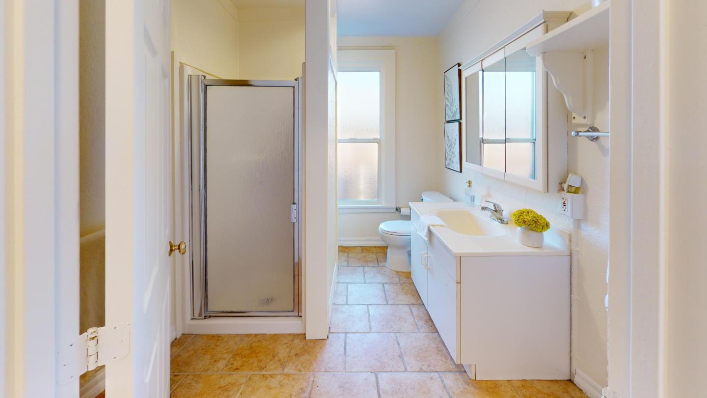 236 West Street Soledad, CA 93960 - Photo 19 of 41 a bathroom with a bathtub