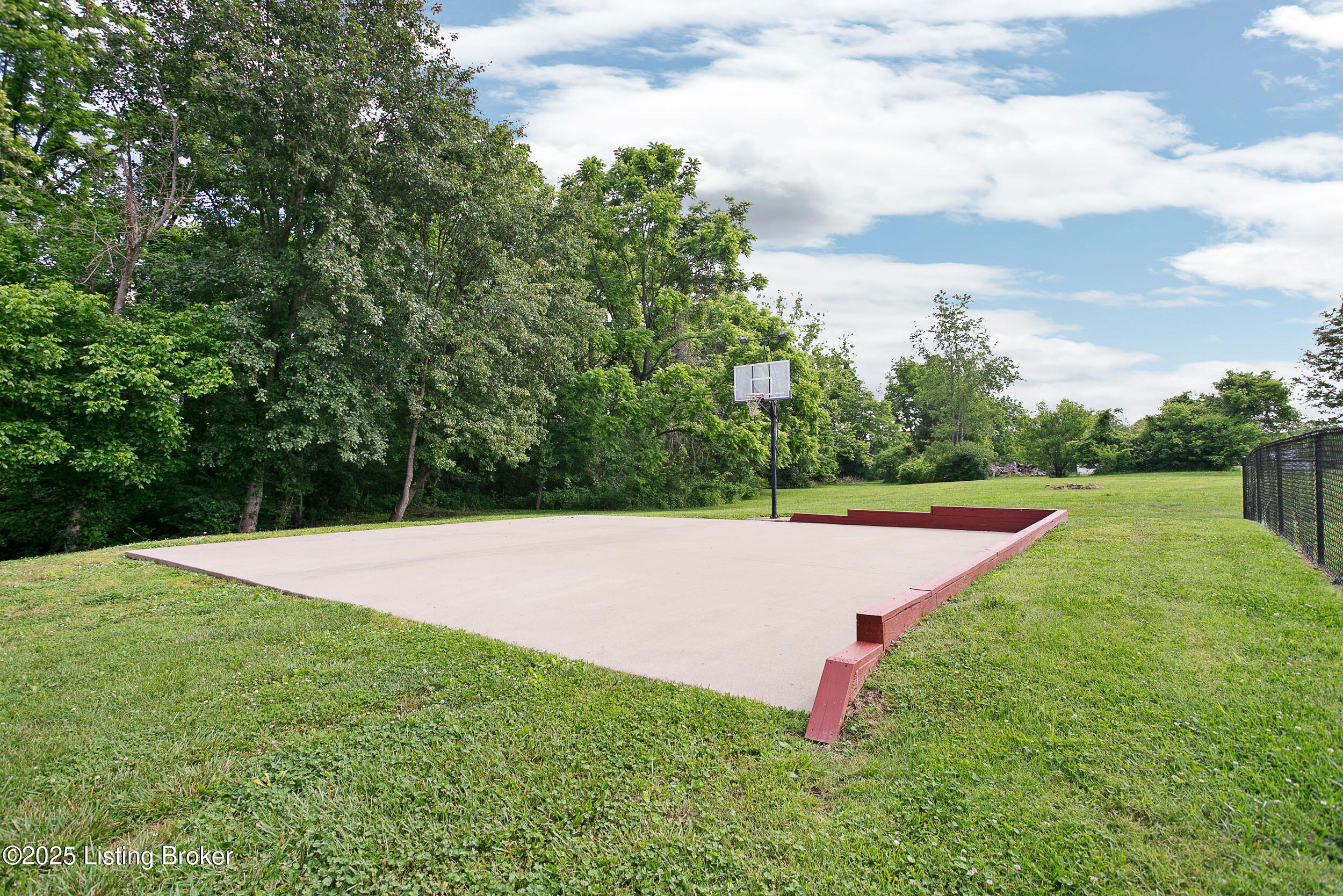 2617 Greenbriar Road Mount Washington, KY 40047 - Photo 8 of 26 2617GreenbriarRd-10