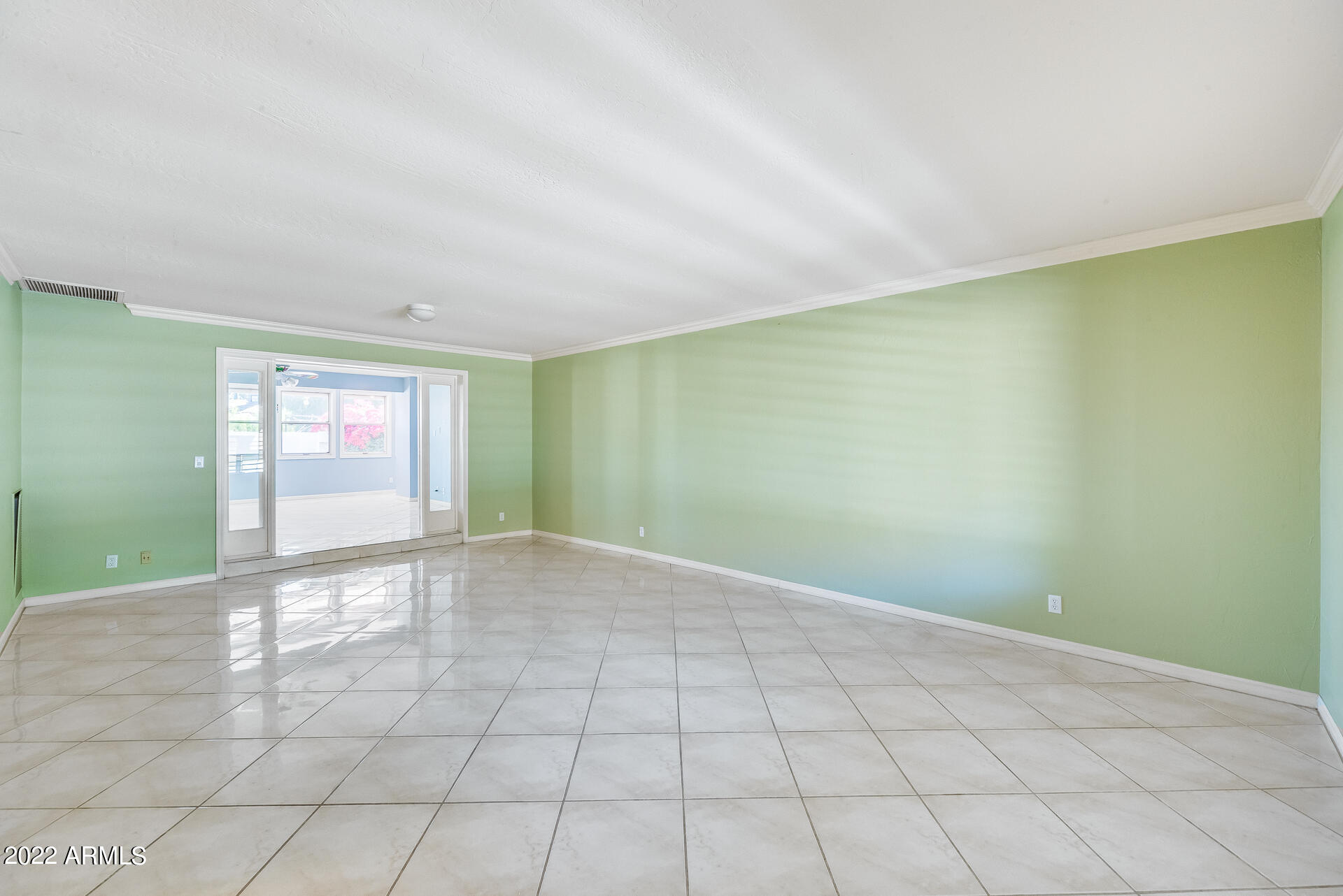 5501 East Camelback Road Phoenix, AZ 85018 - Photo 20 of 53 a view of an empty room with a window