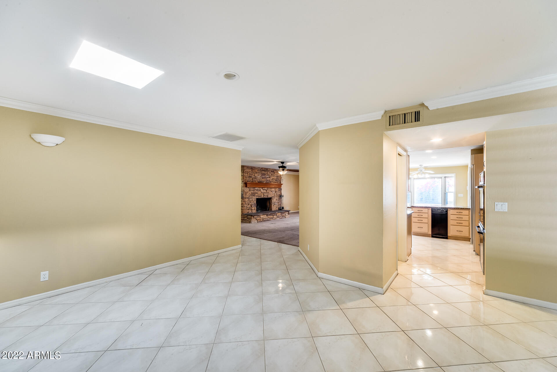 5501 East Camelback Road Phoenix, AZ 85018 - Photo 6 of 53 a view of a livingroom with wooden floor