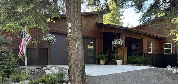 $1,485,000 | 1019 Bitterroot Drive, McCall, ID 83638