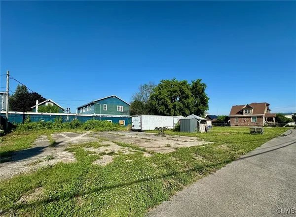 $300,000 | 322 South Caroline Street, Herkimer, NY 13350
