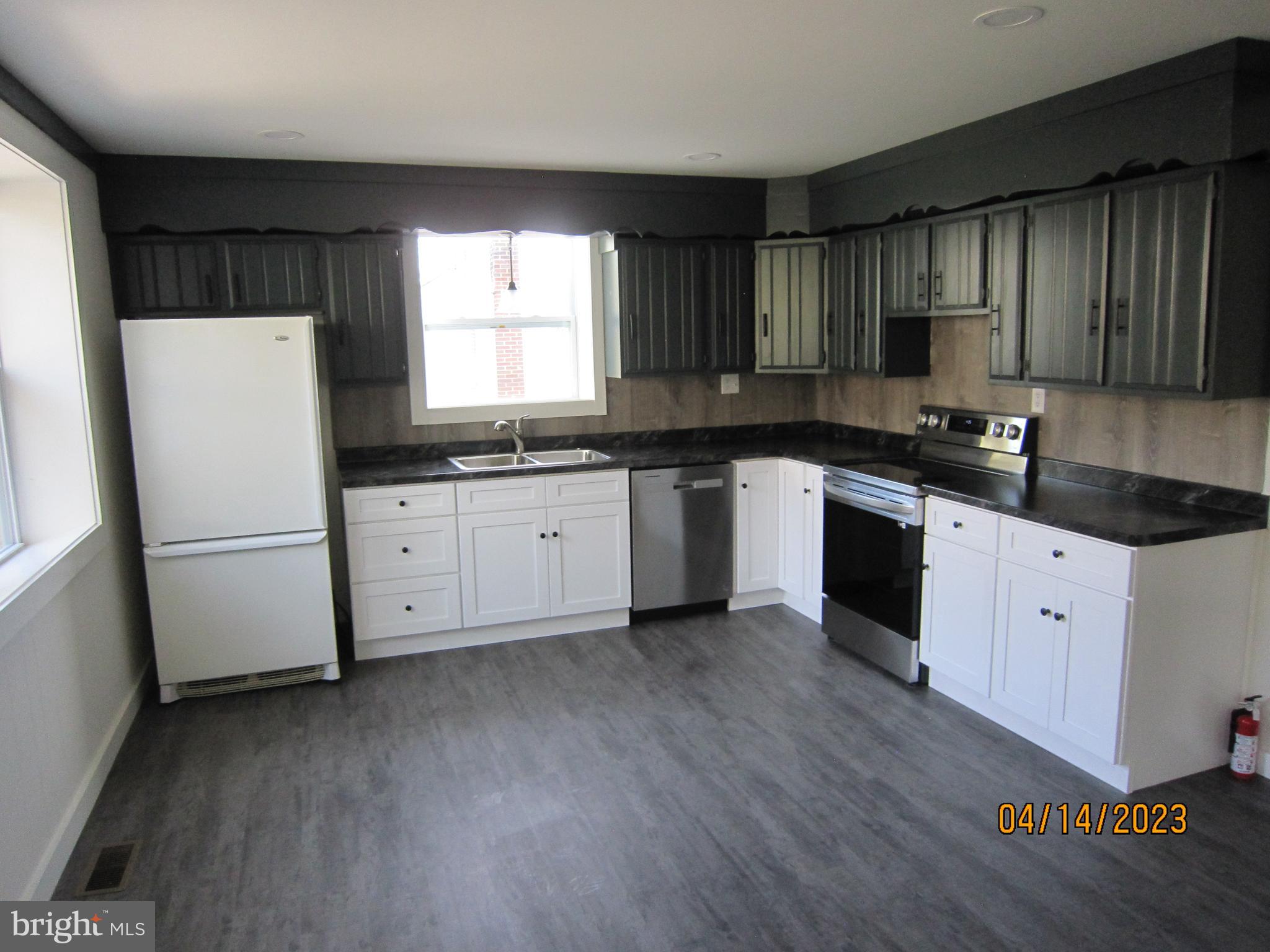1300 South Cocalico Road Denver, PA 17517 - Photo 4 of 18 Gallery Image 4