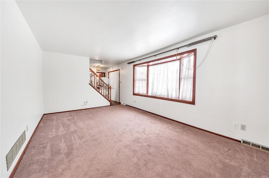 3720 Centerview Road Gibsonia, PA 15044 - Photo 3 of 25 Gallery Image 3