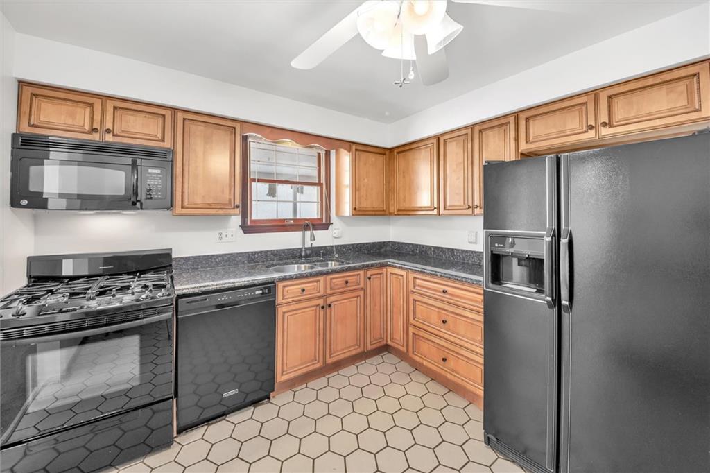 3720 Centerview Road Gibsonia, PA 15044 - Photo 6 of 25 Gallery Image 6