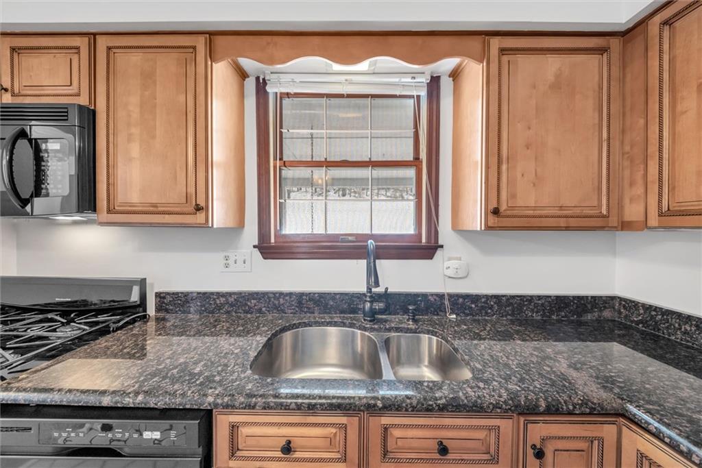 3720 Centerview Road Gibsonia, PA 15044 - Photo 7 of 25 Gallery Image 7