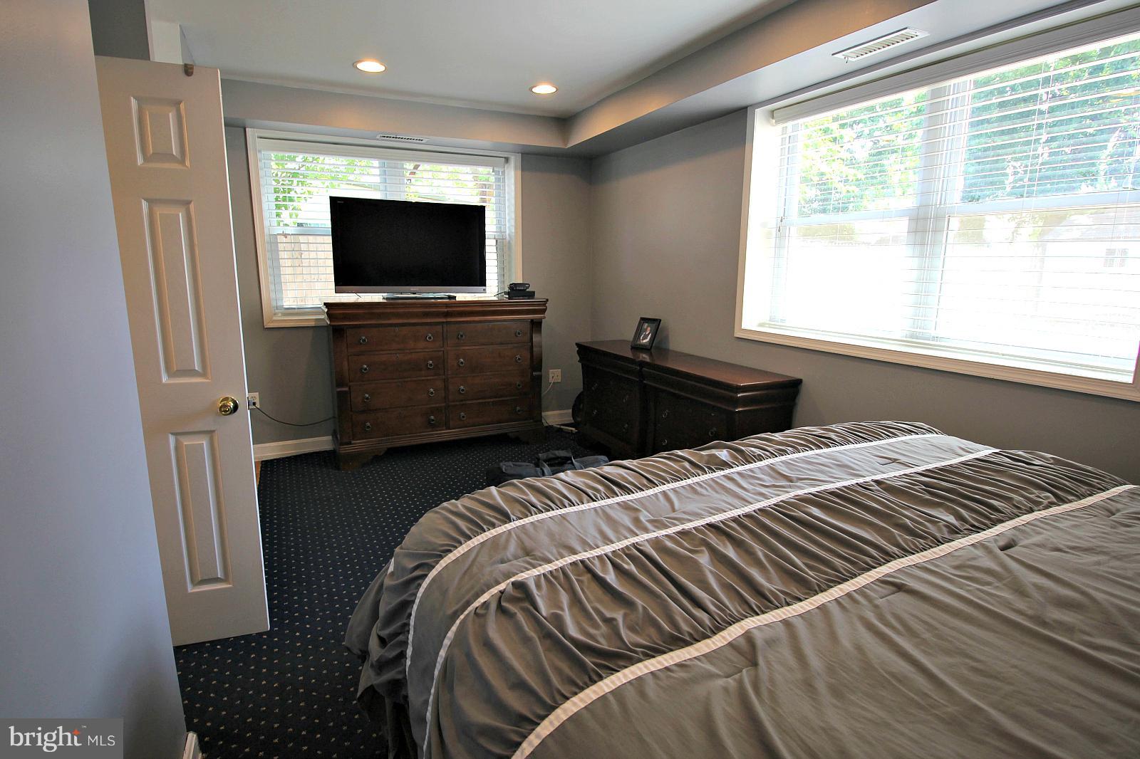 5636 7th Road South Arlington, VA 22204 - Photo 12 of 19 Bedroom (Master)