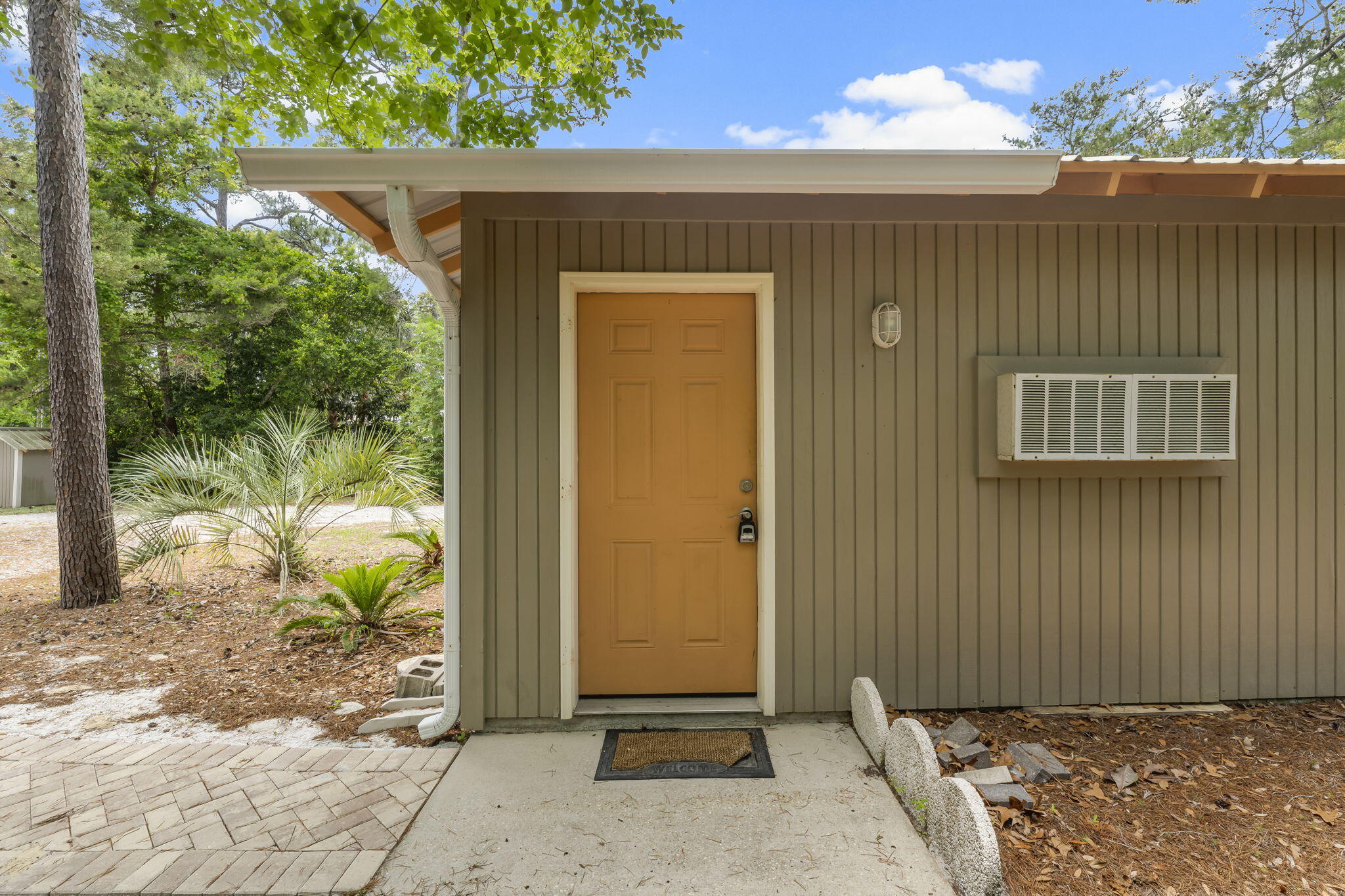 133 Sunrise Circle, Unit B Santa Rosa Beach, FL 32459 - Photo 3 of 25 a front view of a house