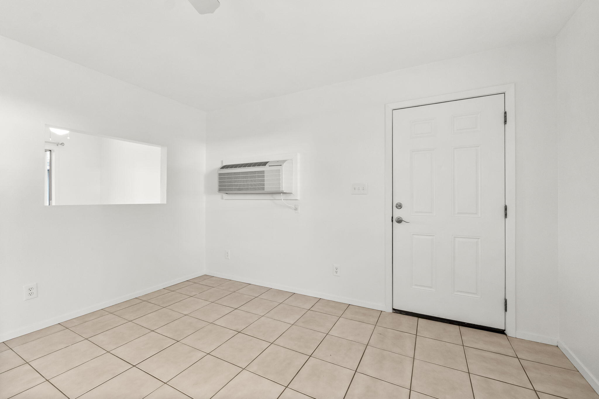 133 Sunrise Circle, Unit B Santa Rosa Beach, FL 32459 - Photo 4 of 25 a view of an empty room