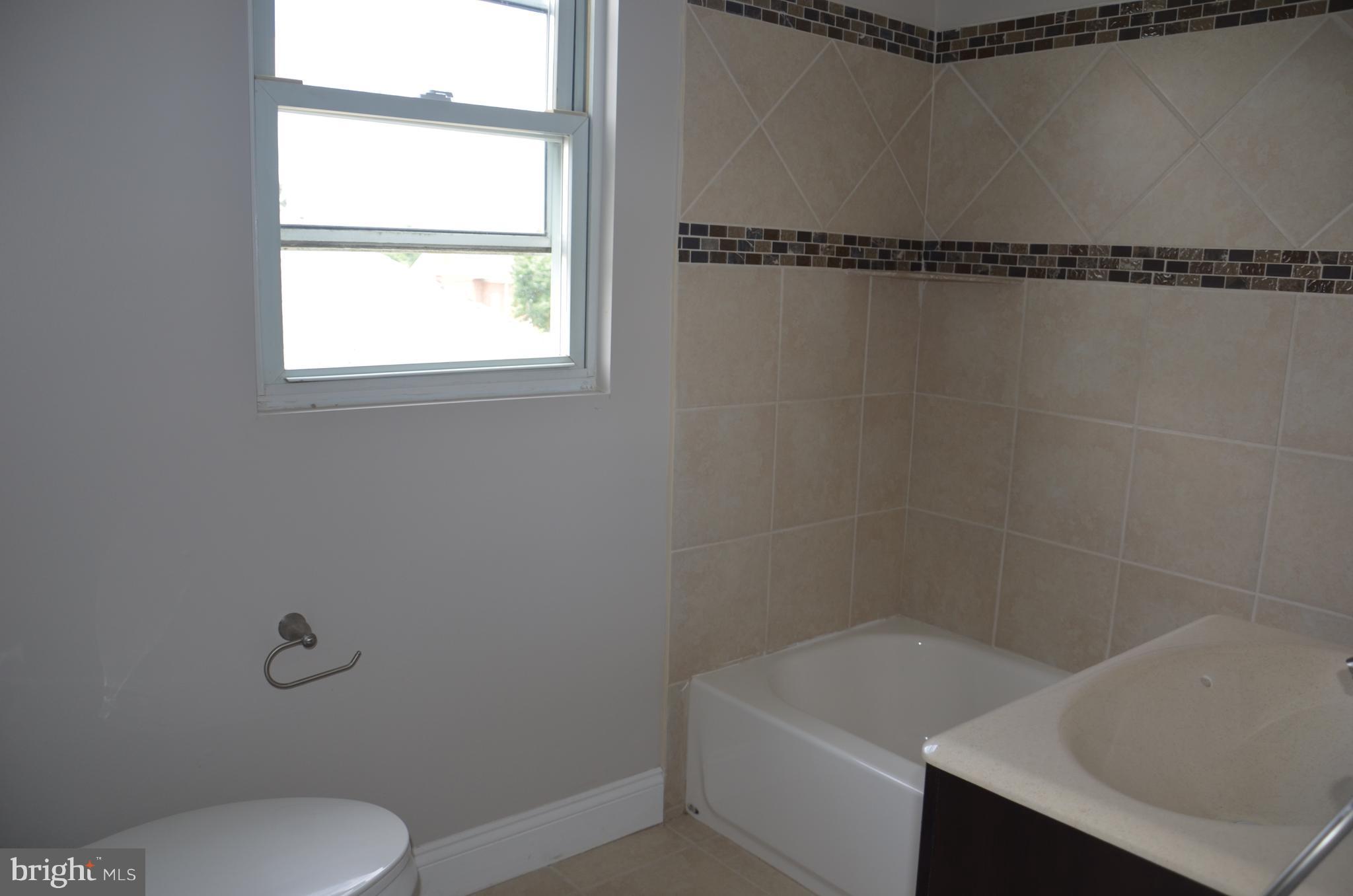210 West Arundel Road Baltimore, MD 21225 - Photo 19 of 23 Bath