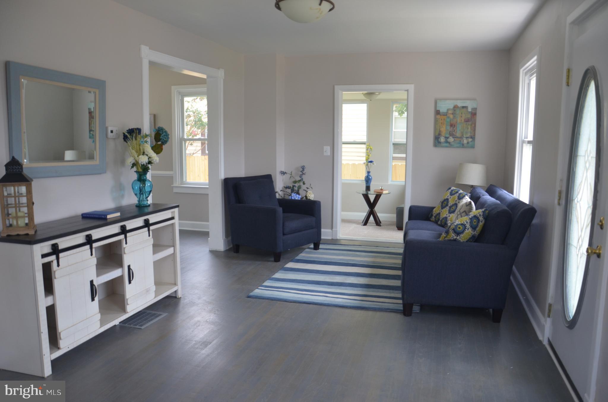 210 West Arundel Road Baltimore, MD 21225 - Photo 3 of 23 Living Room
