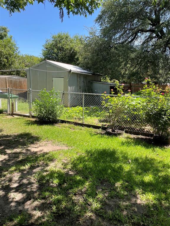 125 Live Oak Street Azle, TX 76020 - Photo 16 of 20 Storage