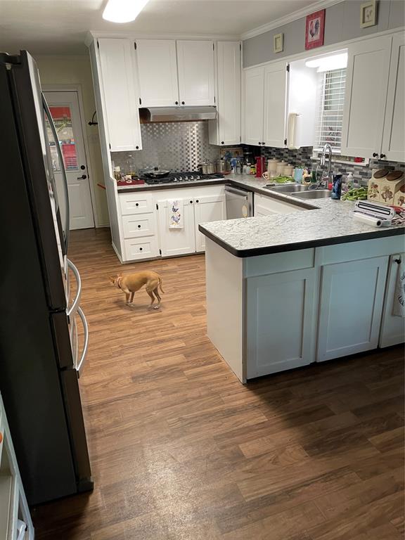 125 Live Oak Street Azle, TX 76020 - Photo 3 of 20 Gracie is not included in the sale!!