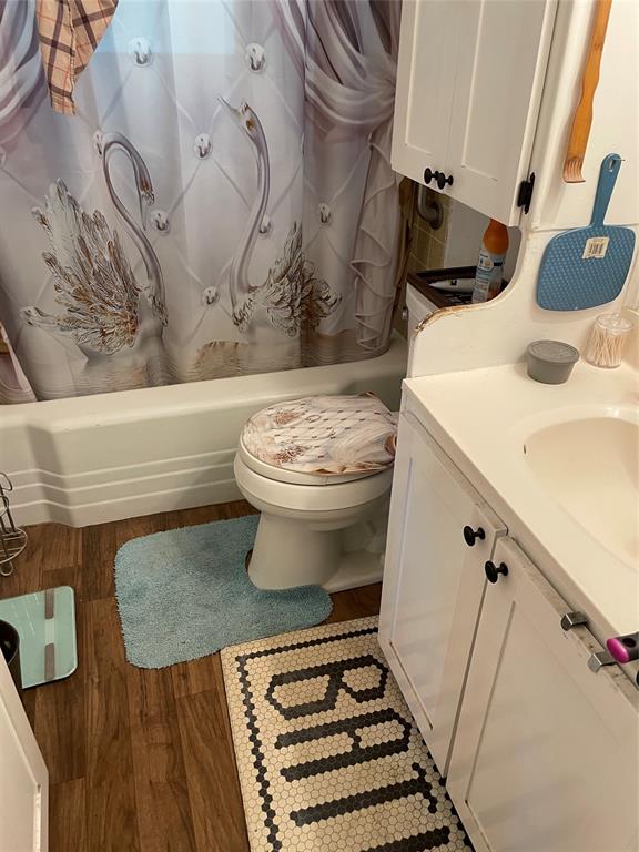 125 Live Oak Street Azle, TX 76020 - Photo 10 of 20 Hall Bath