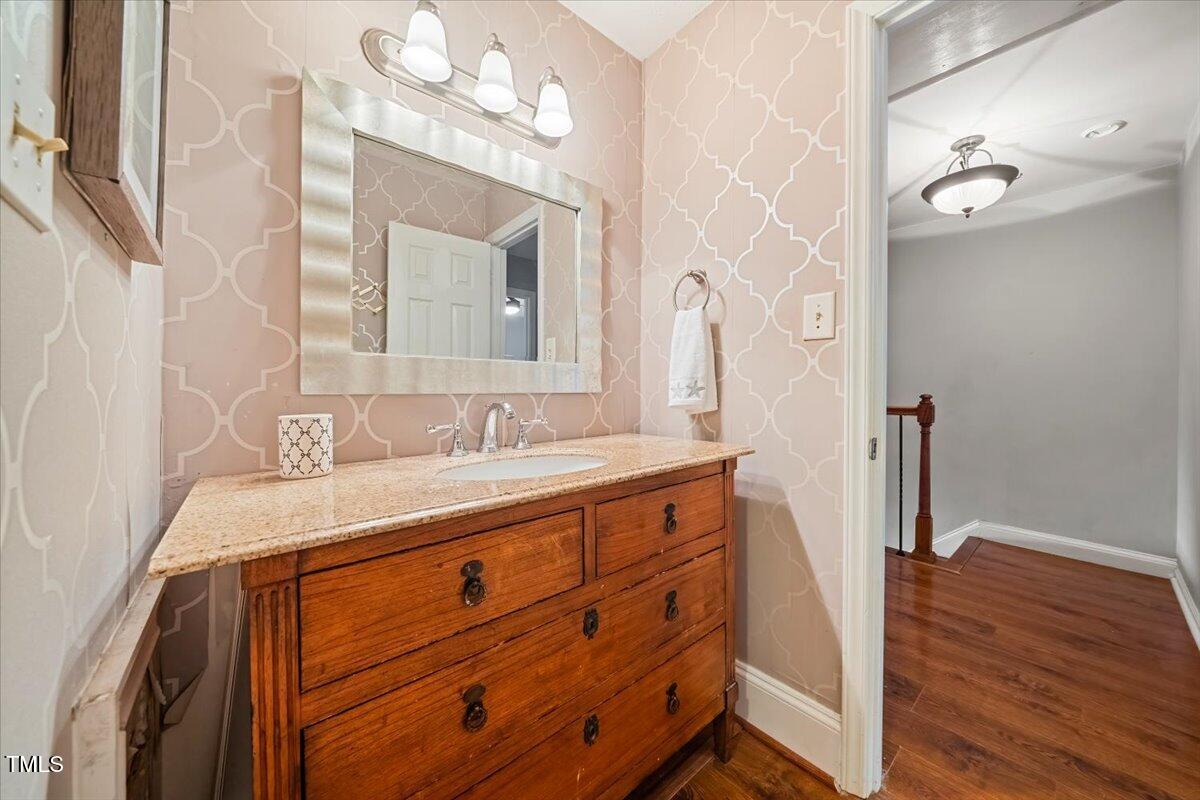 6397 New Market Way Raleigh, NC 27615 - Photo 20 of 28 2nd floor full bath 1
