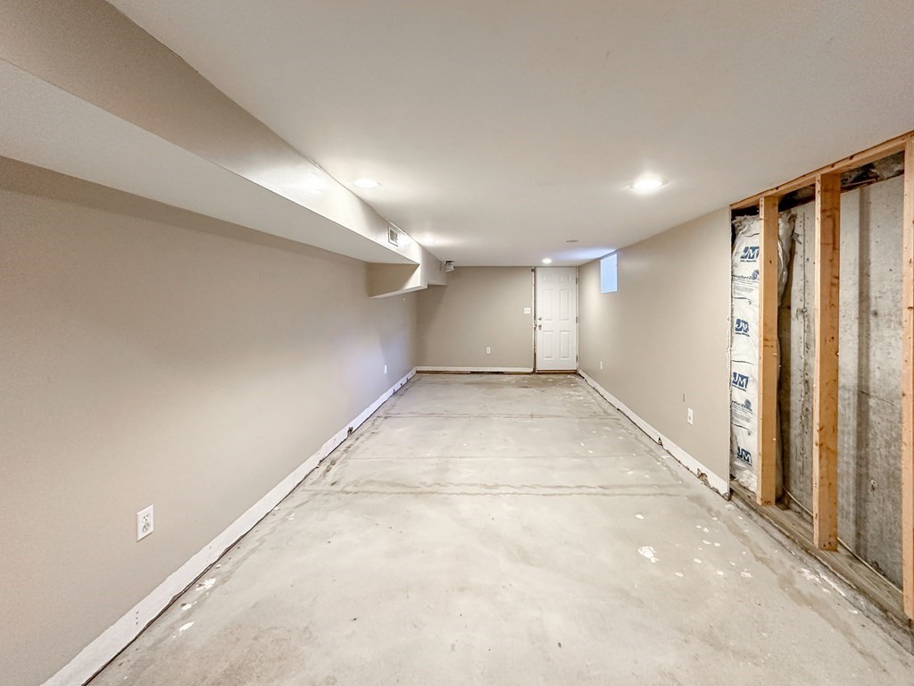 29 Douglas Road Needham, MA 02492 - Photo 33 of 42 a view of an empty room