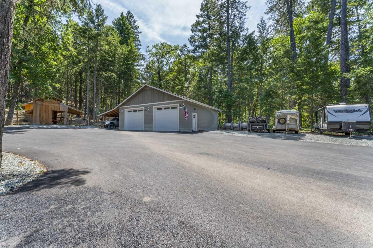 1040 Ferry Road Grants Pass, OR 97526 - Photo 22 of 67 DSC05731