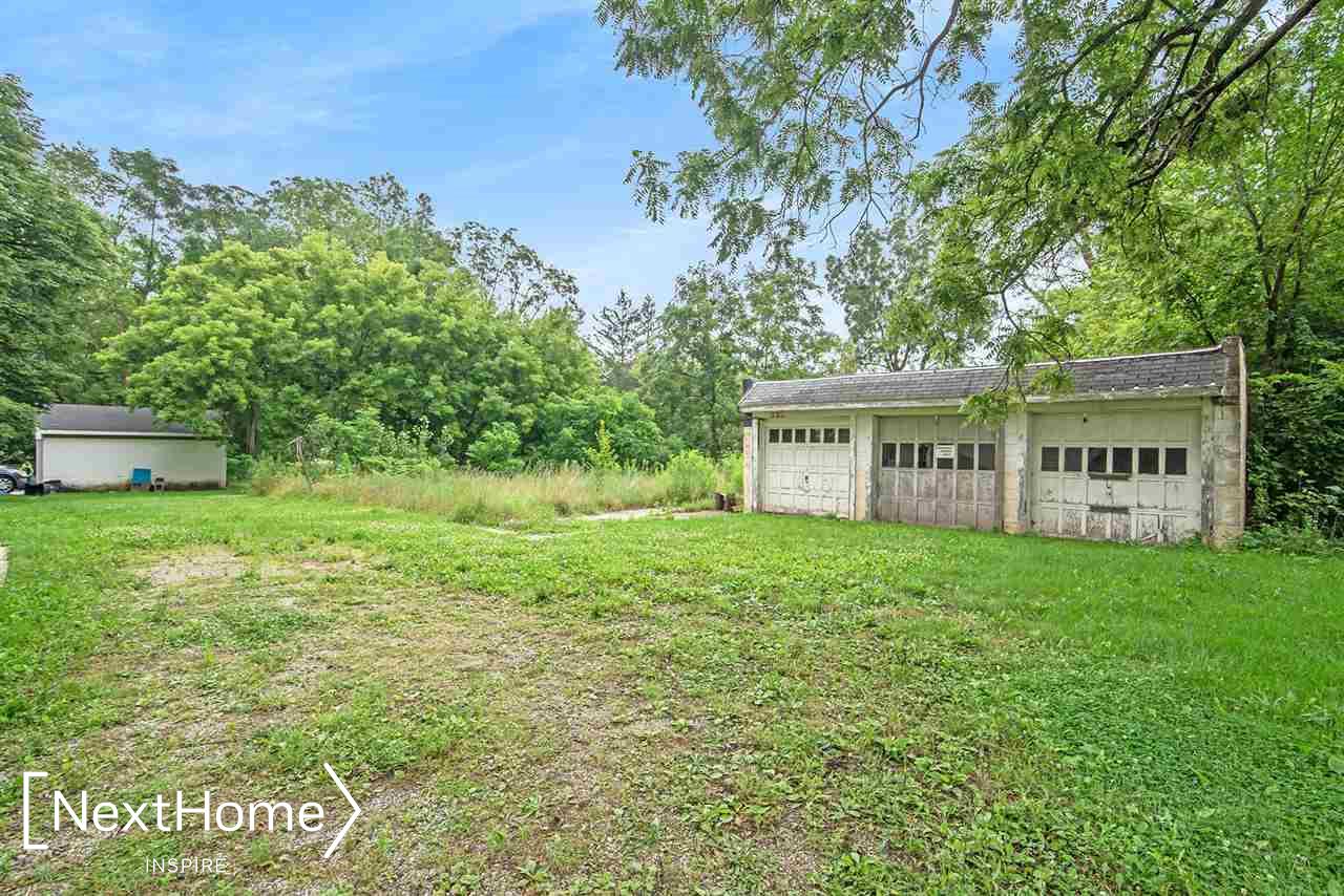 2083 West Vienna Road Clio, MI 48420 - Photo 4 of 30 50047615-3.JPG