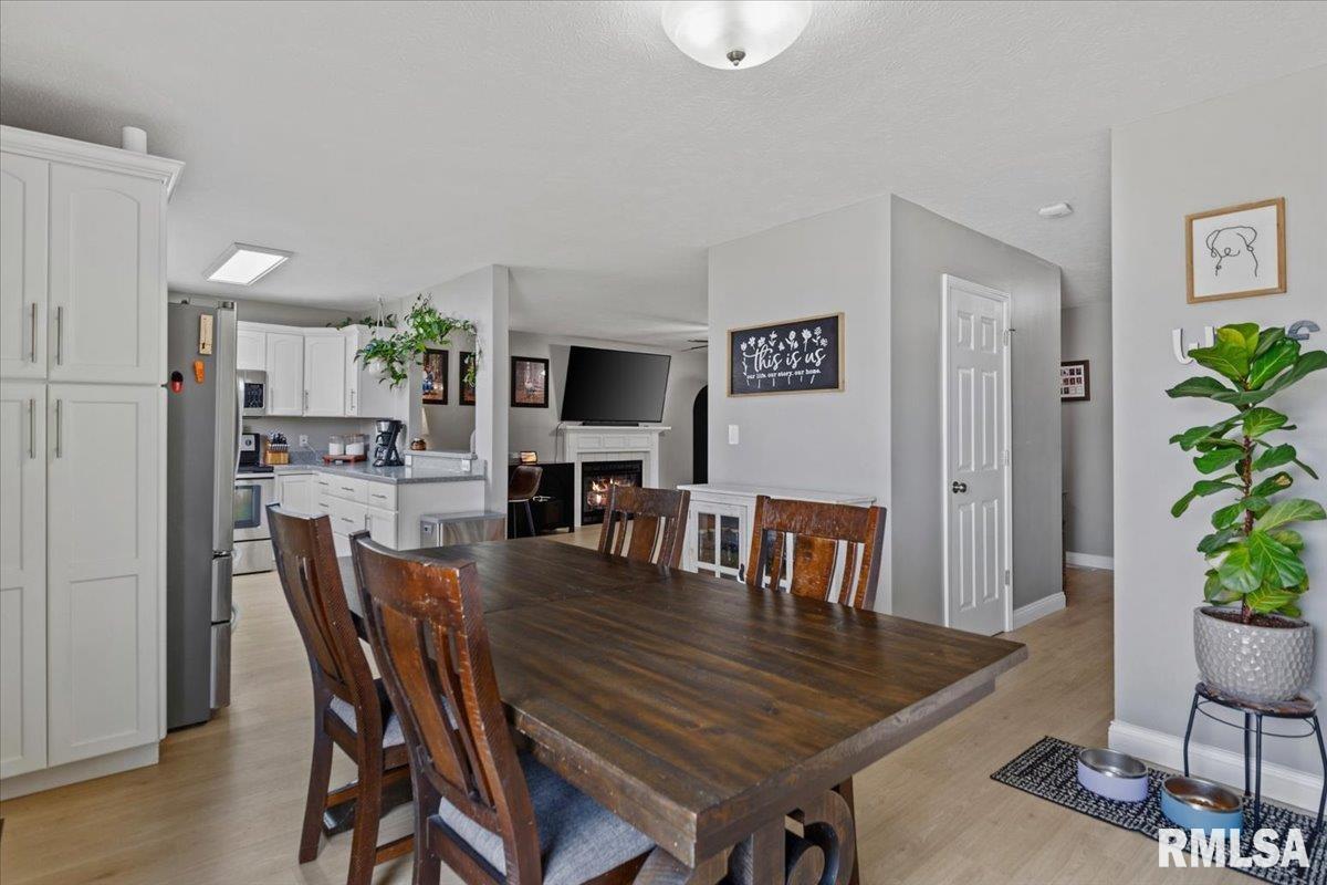 3717 Viking Boulevard Springfield, IL 62712 - Photo 16 of 40 Gallery Image 16