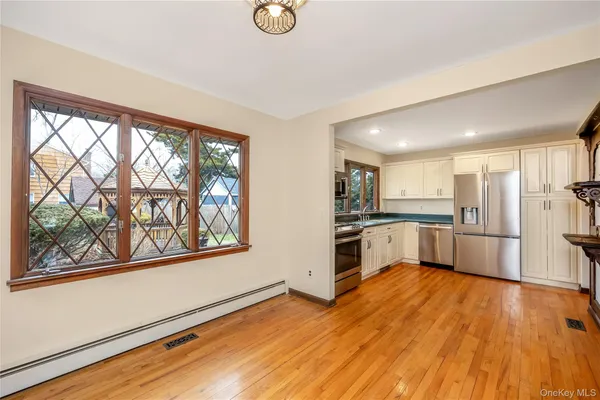 $685,000 | 325 Middle Road, Blue Point, NY 11715