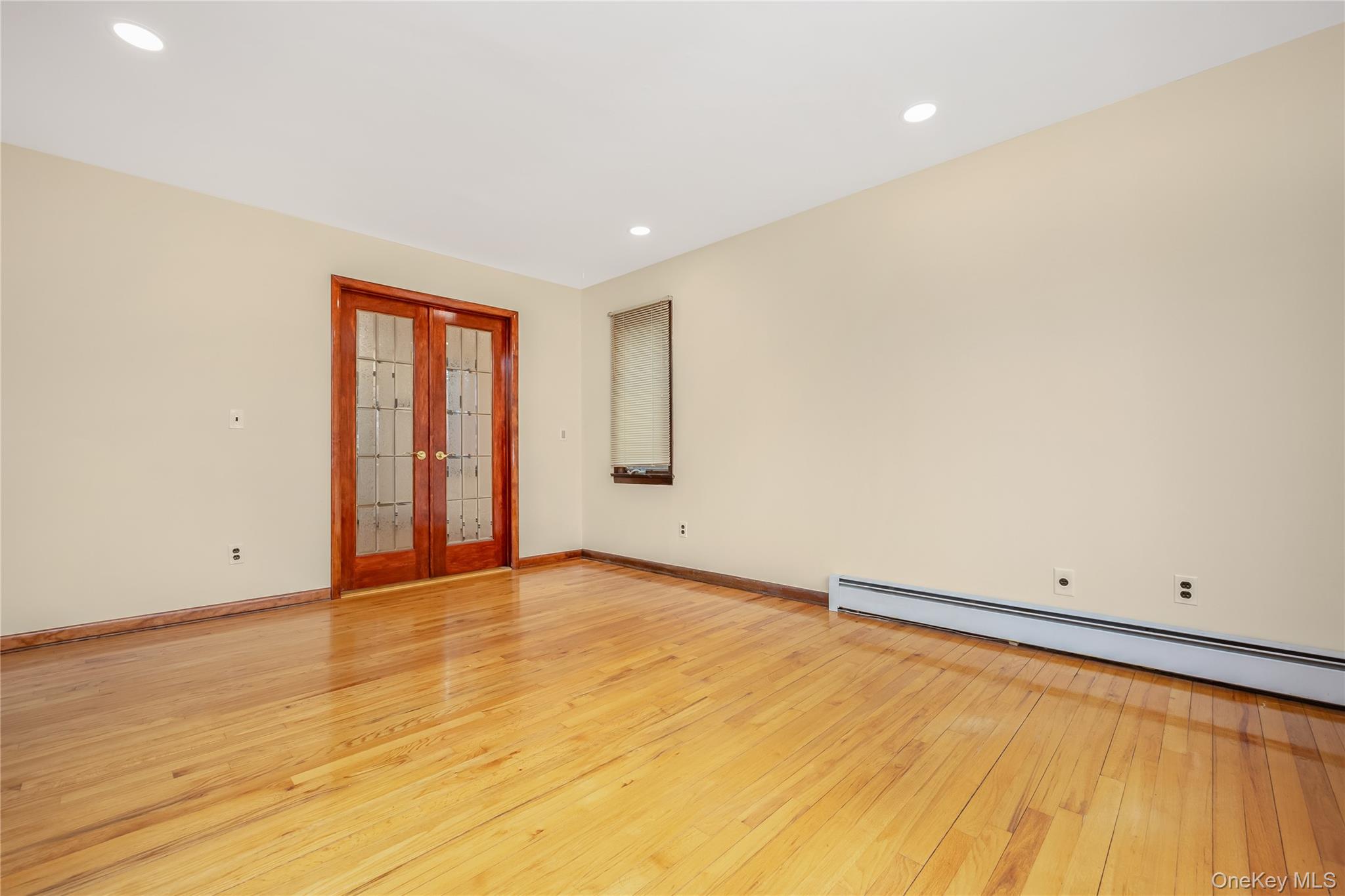 325 Middle Road Blue Point, NY 11715 - Photo 18 of 33