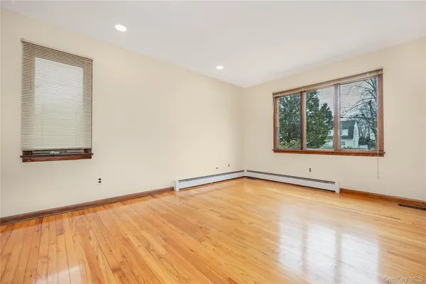 $685,000 | 325 Middle Road, Blue Point, NY 11715