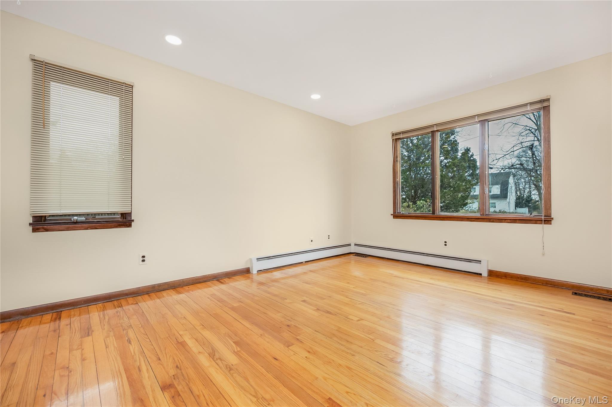 325 Middle Road Blue Point, NY 11715 - Photo 19 of 33