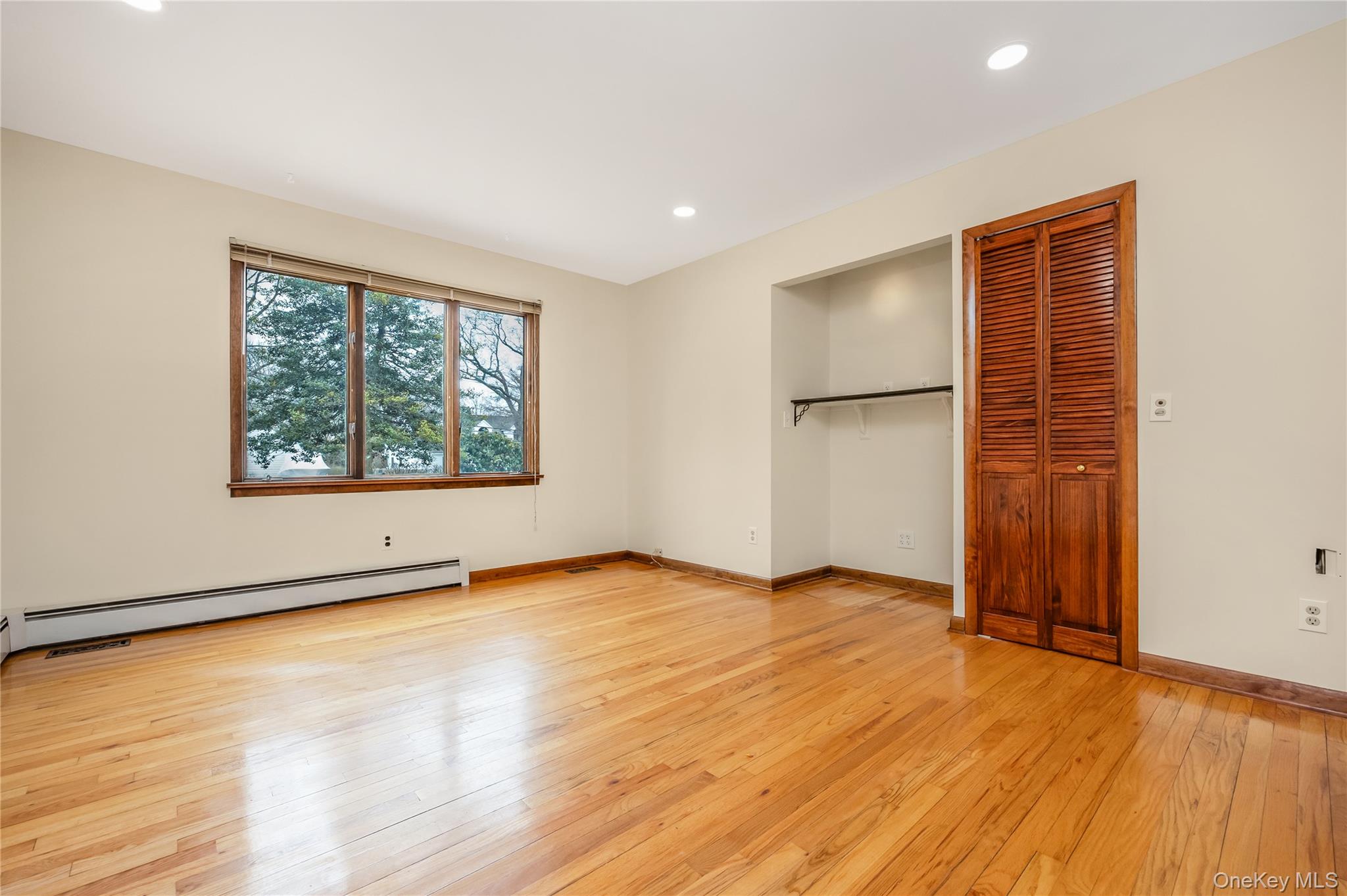 325 Middle Road Blue Point, NY 11715 - Photo 20 of 33