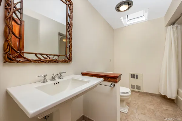 $685,000 | 325 Middle Road, Blue Point, NY 11715