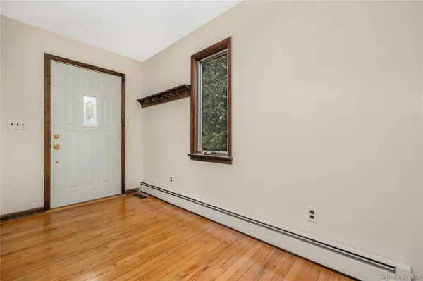 $685,000 | 325 Middle Road, Blue Point, NY 11715