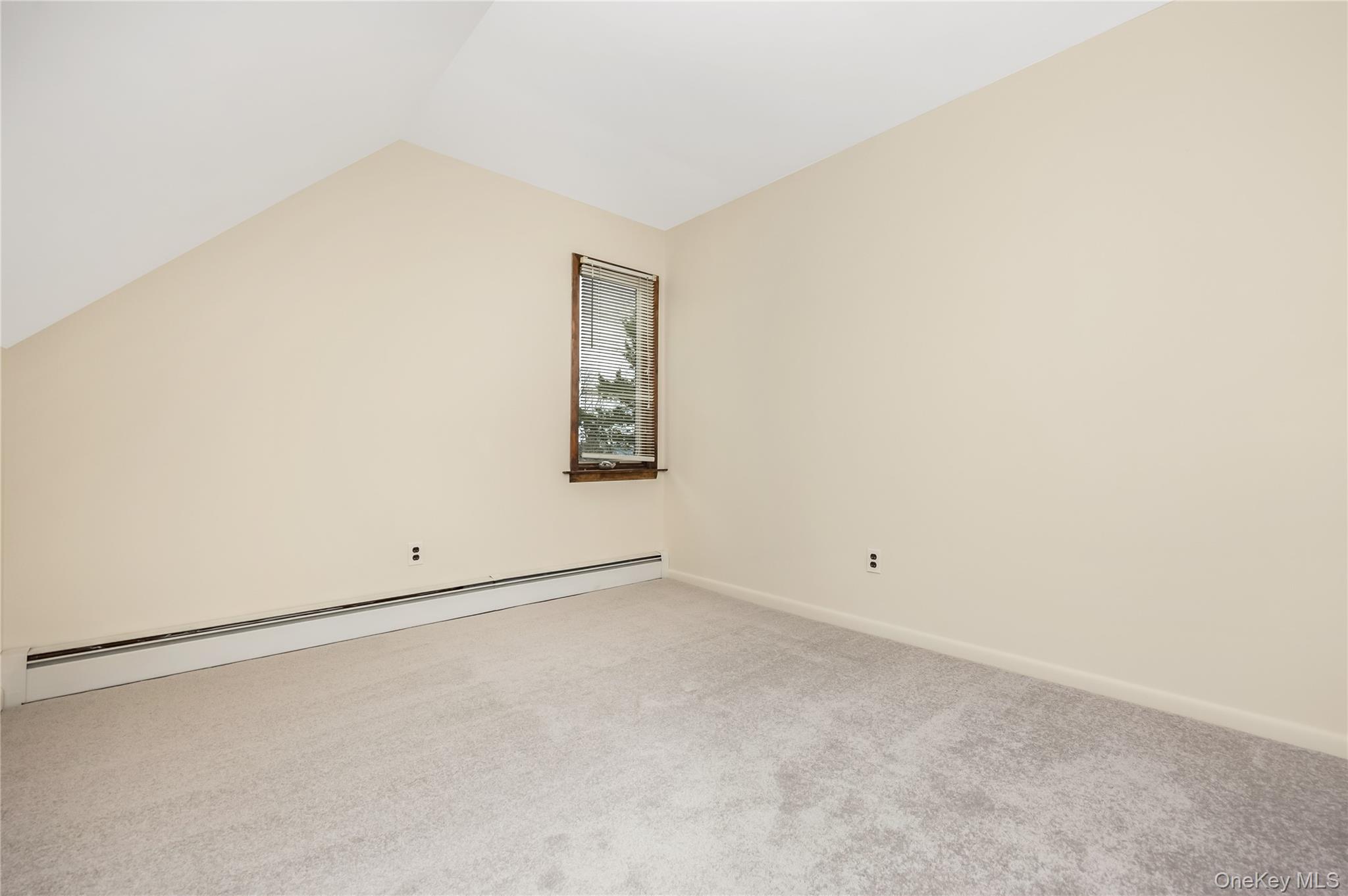 325 Middle Road Blue Point, NY 11715 - Photo 25 of 33