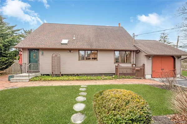 $685,000 | 325 Middle Road, Blue Point, NY 11715