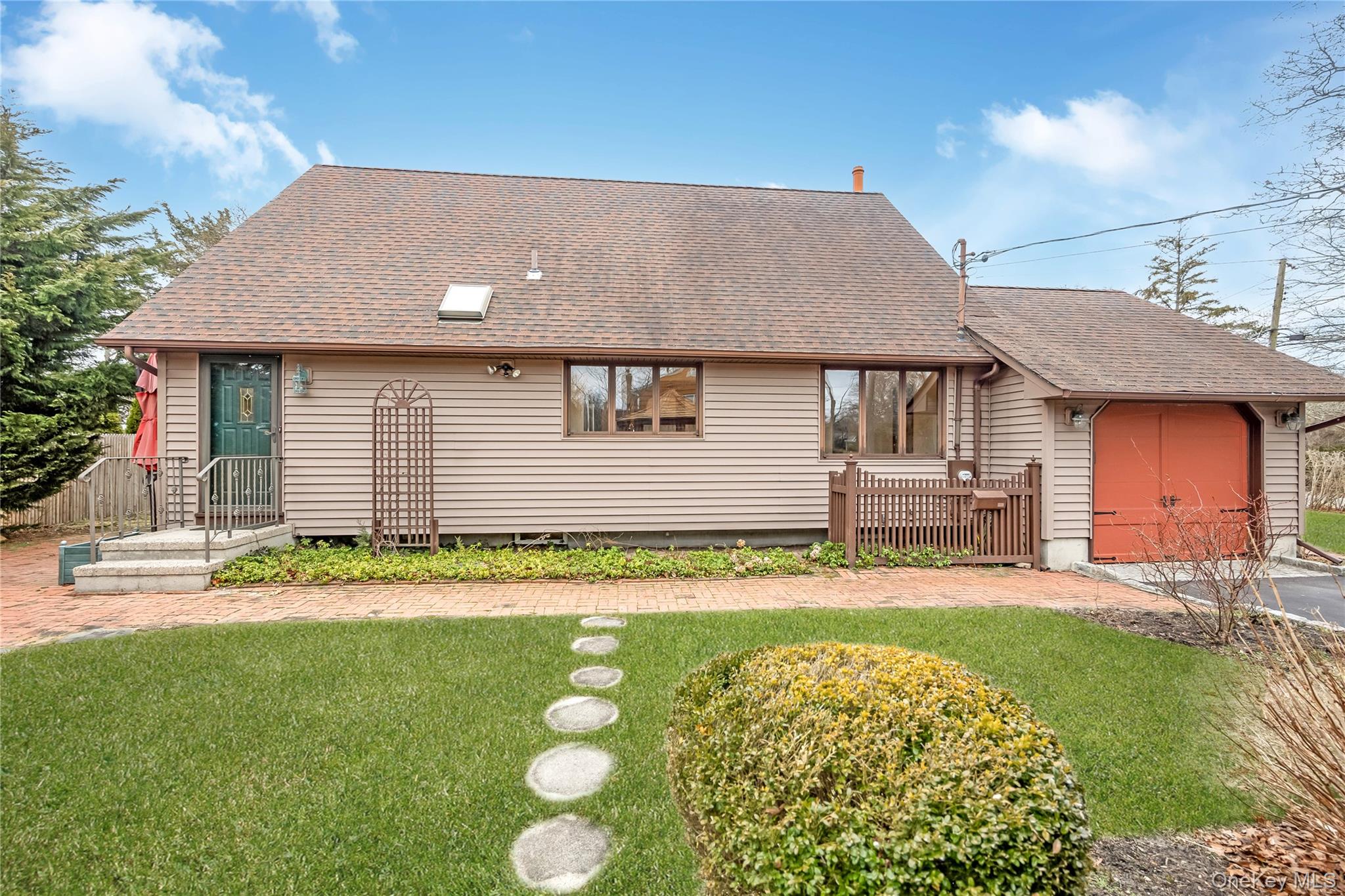 325 Middle Road Blue Point, NY 11715 - Photo 27 of 33