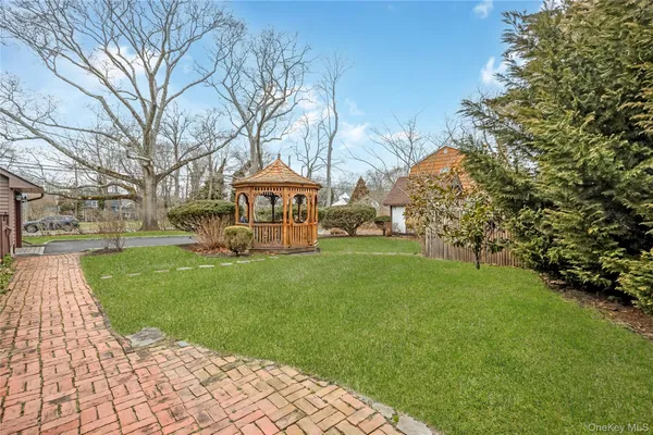 $685,000 | 325 Middle Road, Blue Point, NY 11715